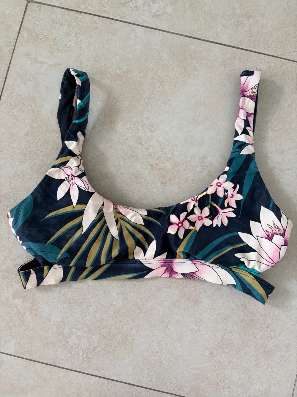 Billabong women’s Floral Tropical Bikini Top small